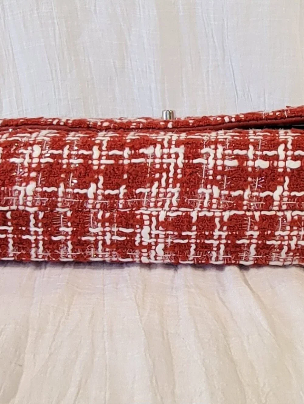 Badgley Mischka BMH-507 Red And White Tweed Chain Crossbody Bag NWT